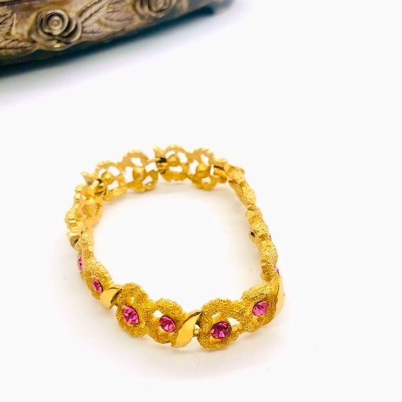 Vintage CROWN TRIFARI pink rhinestone Bracelet 💖 - Picture 12 of 17